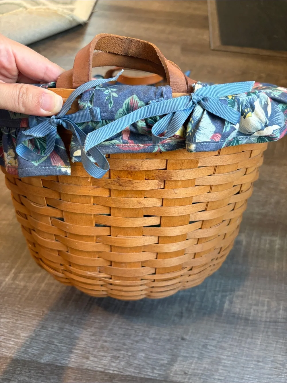 VTG Longaberger Corn Half Bushel Basket 13”W Leather Handles Fabric Liner